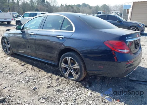 2018 Mercedes-Benz E 300 z USA, uszkodzony, nr VIN WDDZF4JB5JA332305